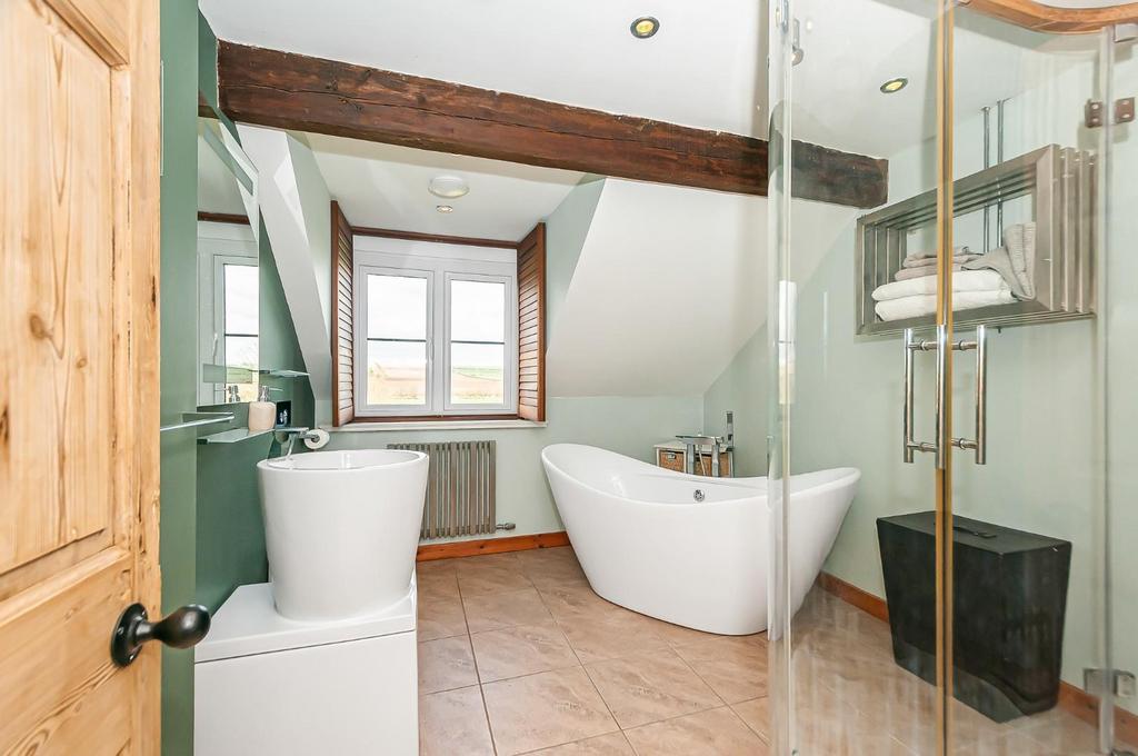 Bed 2 En-suite