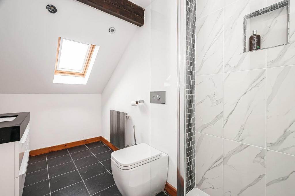 Bed 3 En-suite