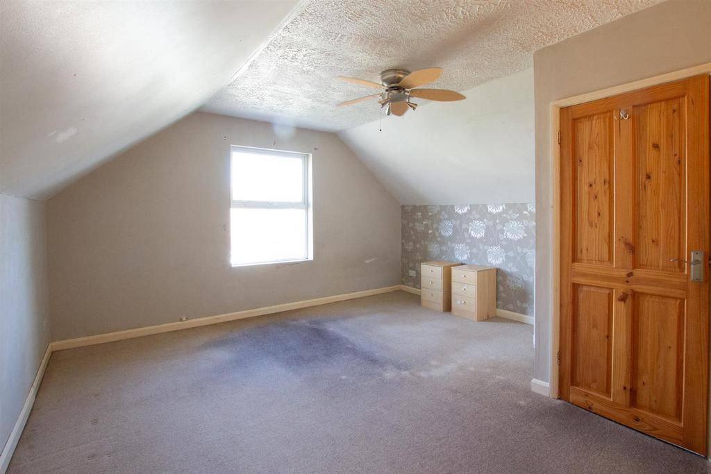 Loft bedroom-1.jpg