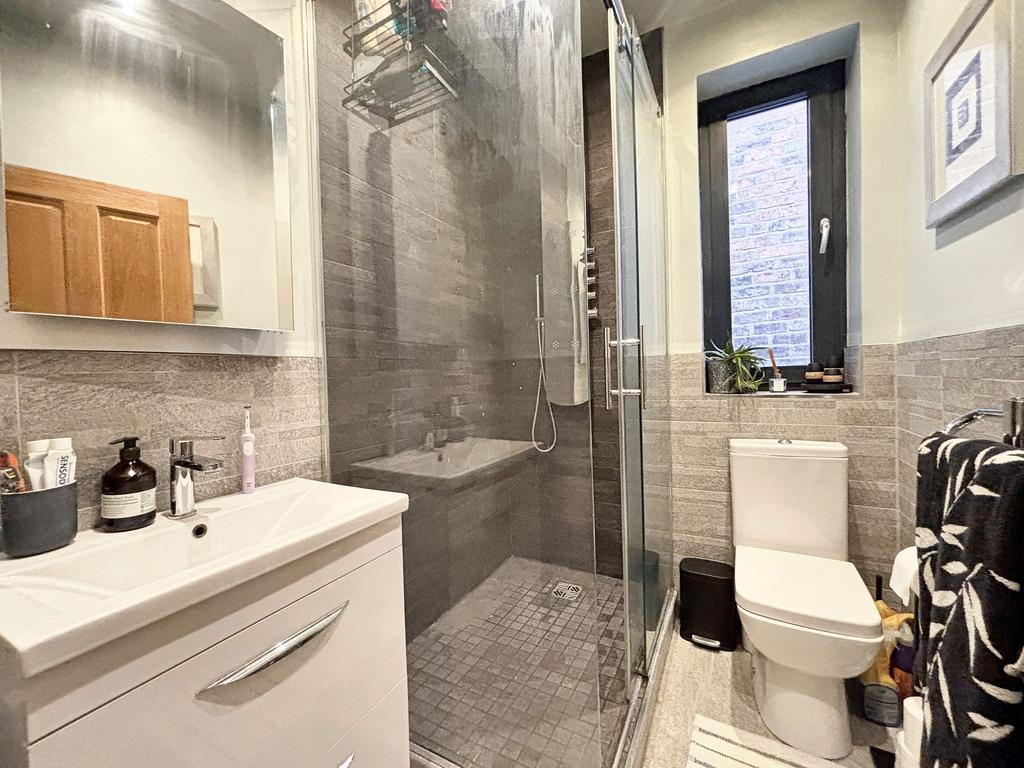 Family Shower Room