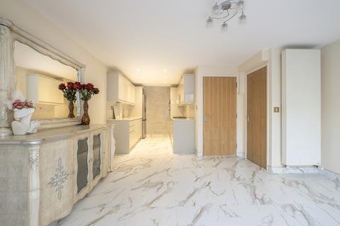 3 bedroom townhouse to rent, Pallister Terrace, SW15