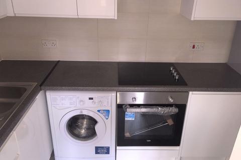 1 bedroom flat to rent, Raven Close, Colindale