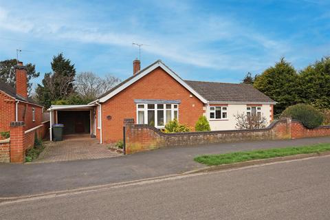 3 bedroom bungalow for sale, South Parade, PE21