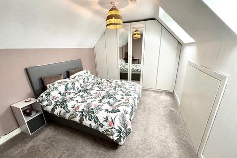 4 bedroom flat to rent, Palatine Road, M22