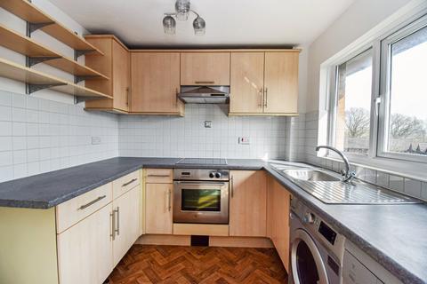 2 bedroom apartment for sale, Littlebrook Avenue, Near Burnham, Berkshire, SL2