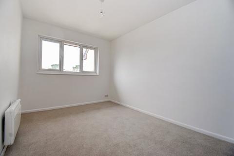 2 bedroom apartment for sale, Littlebrook Avenue, Near Burnham, Berkshire, SL2