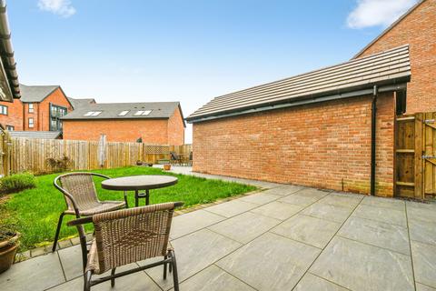 4 bedroom detached house for sale, Conference Road, SWINDON