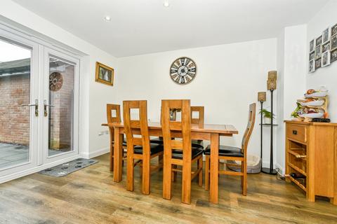 4 bedroom detached house for sale, Conference Road, SWINDON