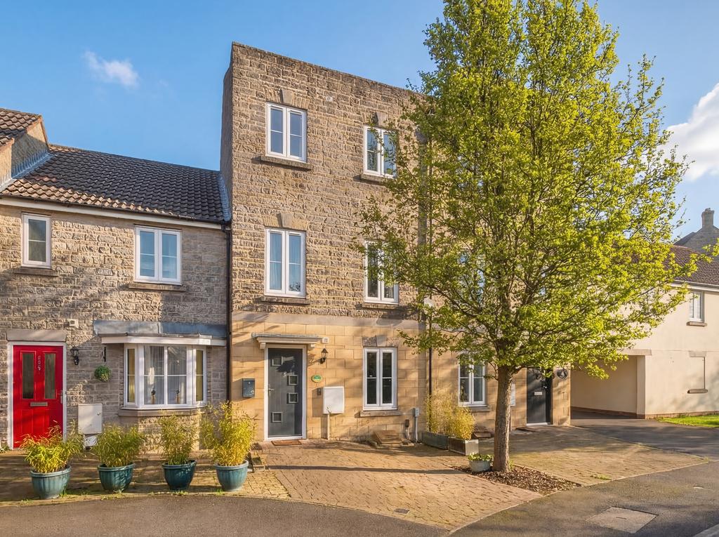 4 Bedroom Town House for Sale