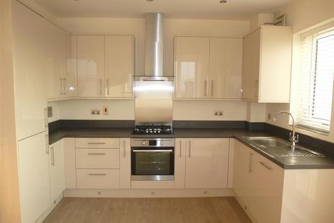 2 bedroom apartment to rent, Grebe way, Maidenhead