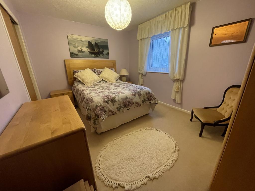 Bedroom 1a.JPG
