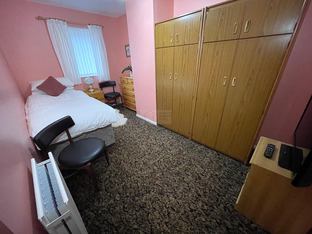 Bedroom 3a.JPG