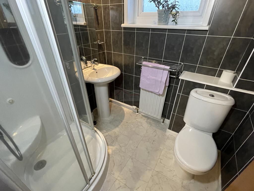 Shower room.JPG