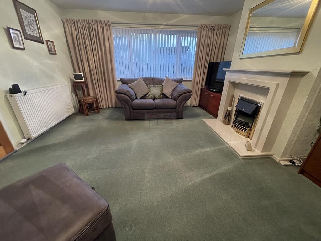 Lounge b.JPG