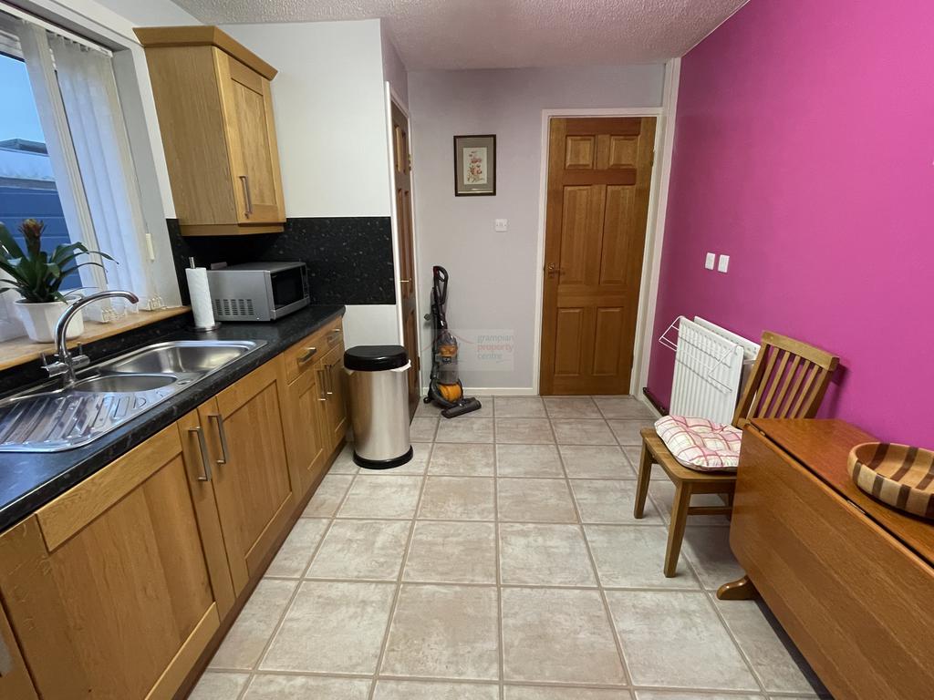 Kitchen b.JPG