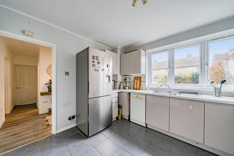 4 bedroom semi-detached house for sale, Broomfield Road, New Haw, KT15