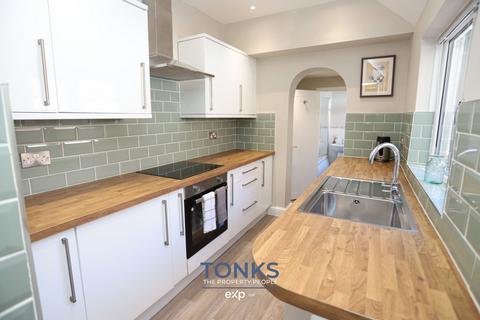 2 bedroom terraced house for sale, Dudley Road, Halesowen B63