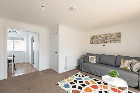 3 bedroom terraced house for sale, Austen Paths, Stevenage, SG2