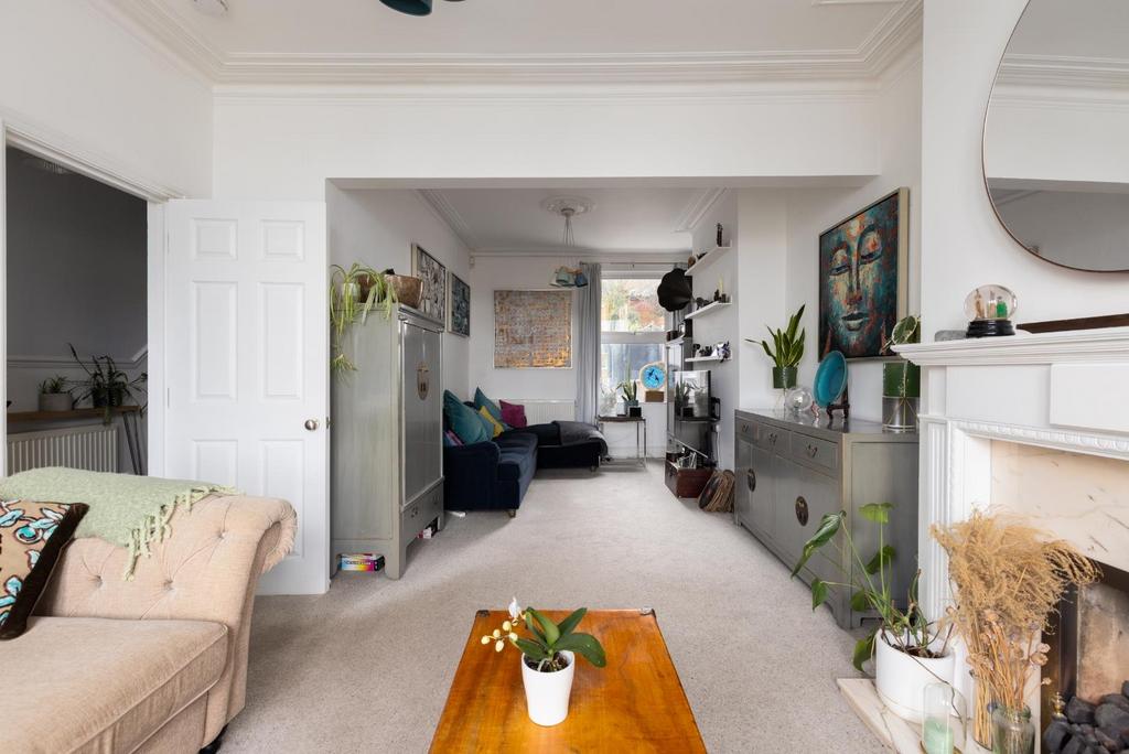 21 Lullington Road, BS4-25.jpg