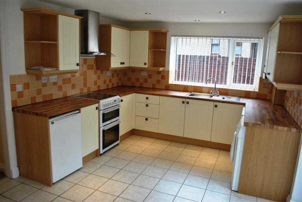 Fitted kitchen/diner