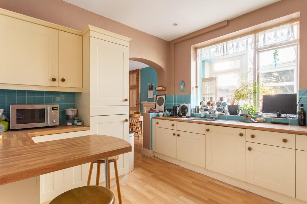 Kitchen (3).jpg
