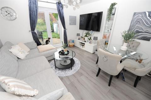 undefined, Maynell Close, Idlethorpe, Bradford