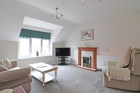 1 bedroom flat for sale, Chestnut Mead, Redhill