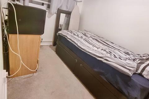 undefined, Poundfield, Watford WD25