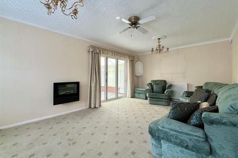 4 bedroom detached house for sale, Kidderminster Road, Hagley, Stourbridge