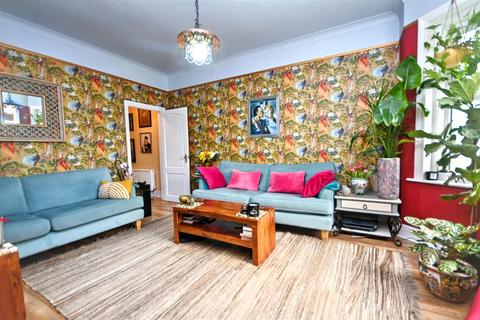 3 bedroom flat for sale, Willingdon Road, Eastbourne