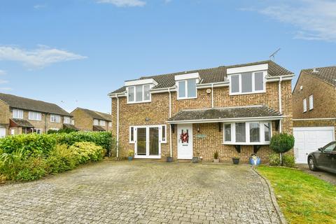 5 bedroom detached house for sale, Sevenfields, Highworth, SWINDON