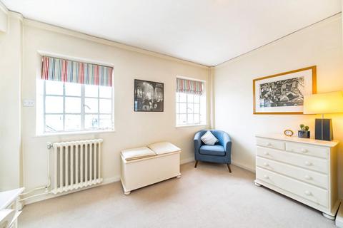 undefined, Woburn Place, London WC1H