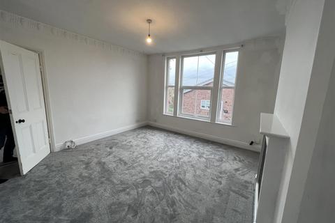 4 bedroom flat to rent, Whittingham Road, Nottingham