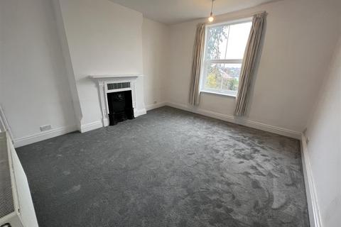 4 bedroom flat to rent, Whittingham Road, Nottingham