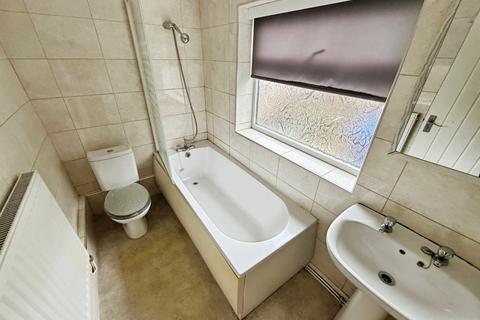 2 bedroom terraced house to rent, Smithpool Road, Staffordshire ST4