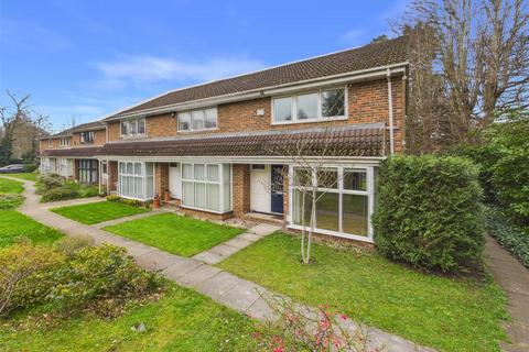 3 bedroom house to rent, Wynton Grove, Walton-On-Thames