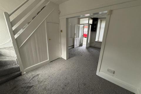 2 bedroom house to rent, Lind Street, Liverpool L4