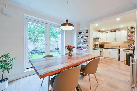 undefined, Cedar Grove, Ealing, London, W5