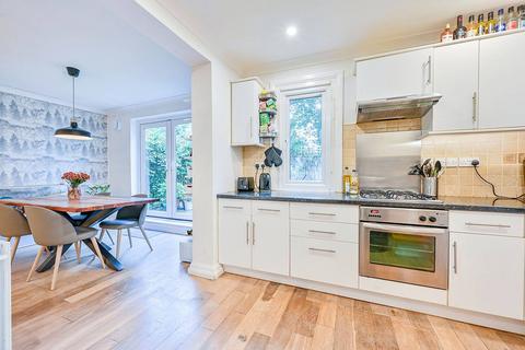 2 bedroom flat for sale, Cedar Grove, Ealing, London, W5
