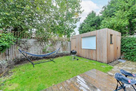 2 bedroom flat for sale, Cedar Grove, Ealing, London, W5