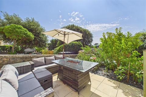 undefined, Victorian charm close to Clevedon’s seafront