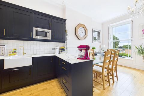 undefined, Victorian charm close to Clevedon’s seafront