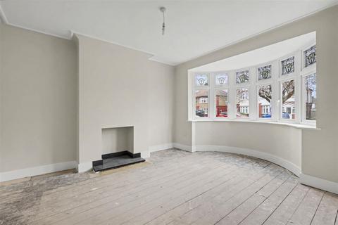 4 bedroom semi-detached house for sale, Riversfield Road, Enfield