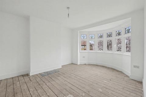 4 bedroom semi-detached house for sale, Riversfield Road, Enfield