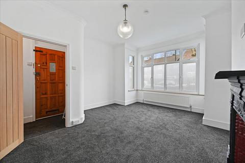 3 bedroom flat to rent, Drayton Road, Harlesden, NW10