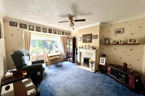 2 bedroom ground floor maisonette for sale, Bransby Road, Chessington, Surrey. KT9 2JZ