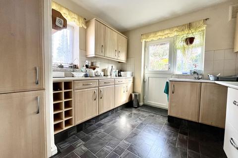 2 bedroom ground floor maisonette for sale, Bransby Road, Chessington, Surrey. KT9 2JZ