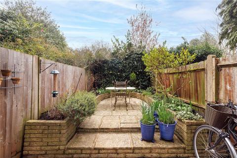 2 bedroom maisonette for sale, Claudia Place, London, SW19