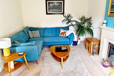 3 bedroom semi-detached house for sale, Vale Close, Loughborough, LE11 2GZ