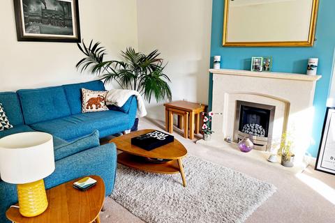 3 bedroom semi-detached house for sale, Vale Close, Loughborough, LE11 2GZ